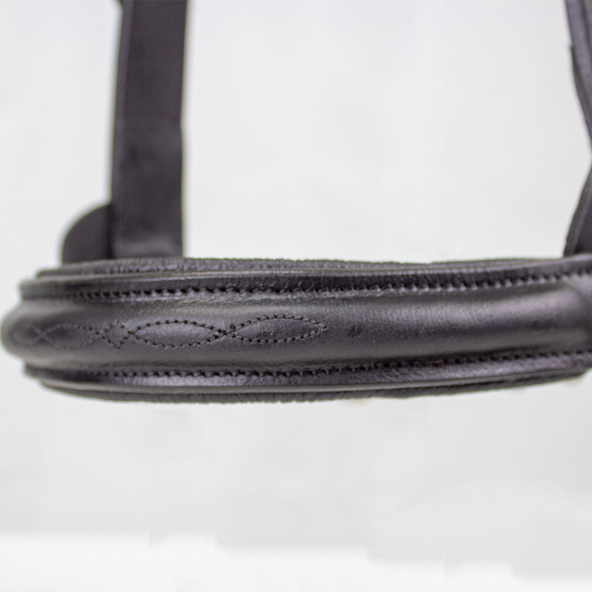 Derby Originals Premium Raised Padded Leather Cattle Show Halter, Small/Medium/Large, Adjustable Fit with 48" Lead and 14" Chain, Durable Hardware, 1-Year Warranty