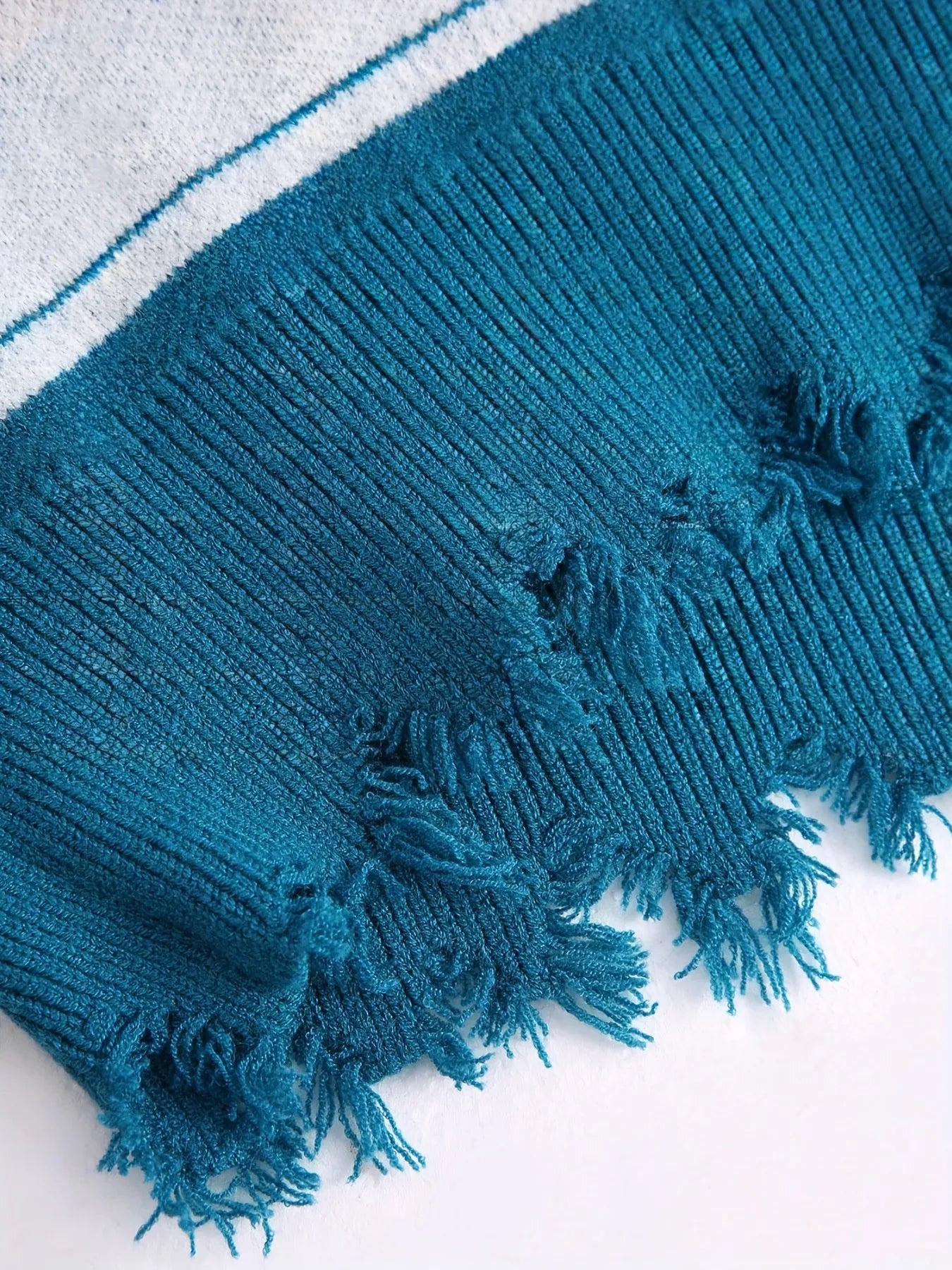 Geometric Frayed Hem V-Neck Long Sleeve Sweater 4 Color Options